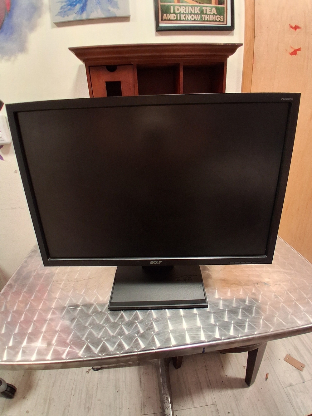 Acer V223W Black 22" Widescreen LCD Computer Monitor with Matte Stand